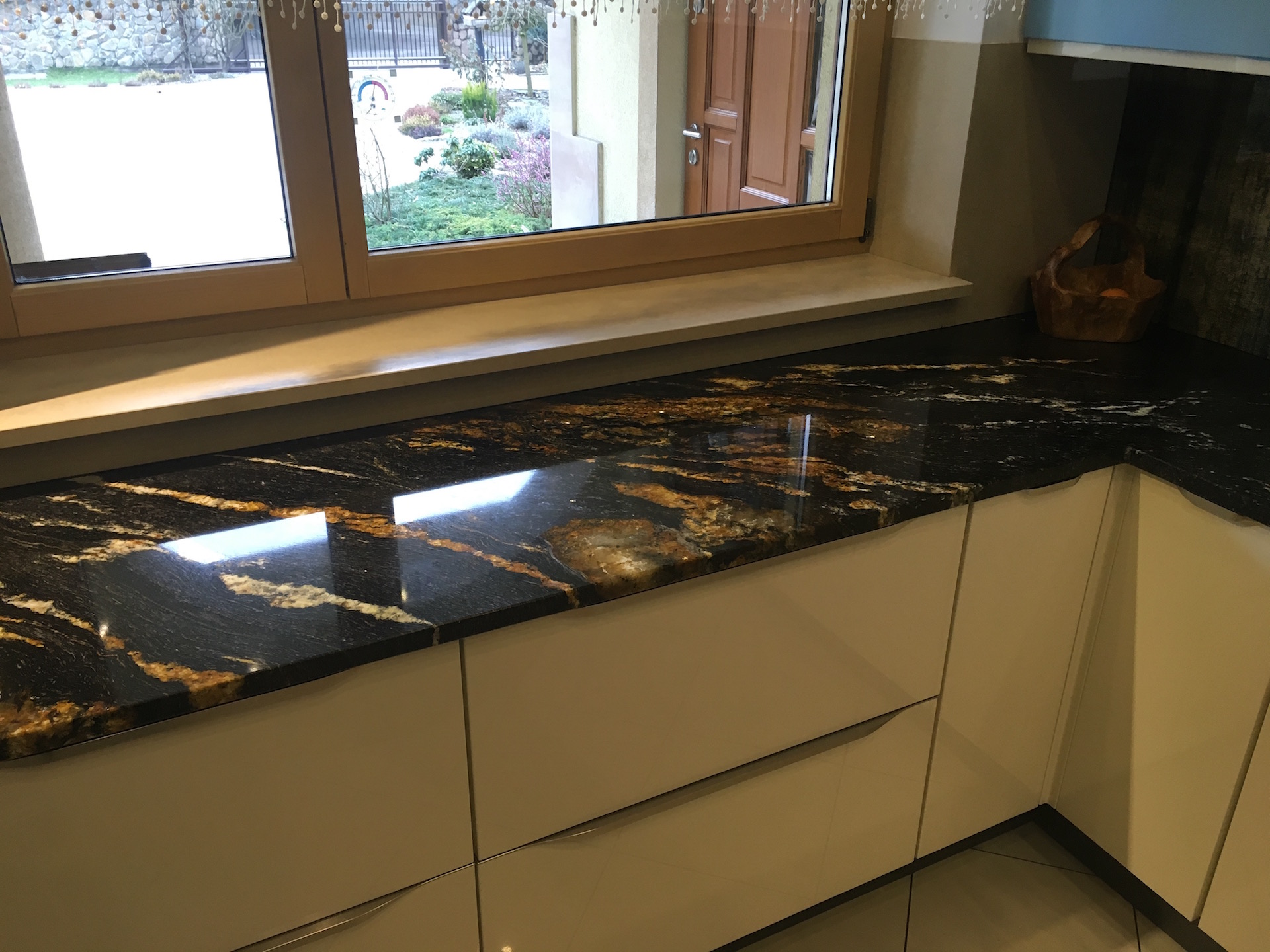 Which is the best material for kitchen worktops? KrakStone
